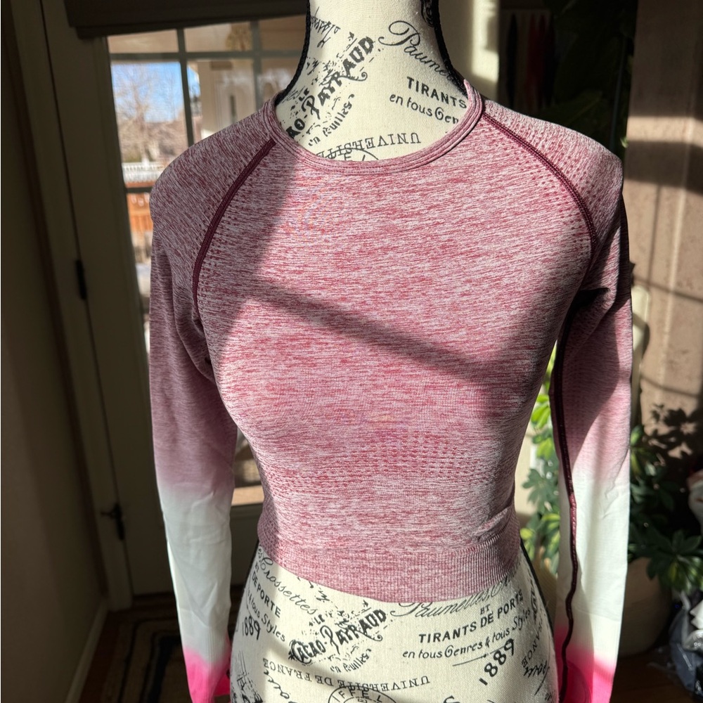 Victoria’s Secret Pink hombre workout crop top size Size XS - like new